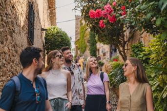 Barcelone : visite d'une journée du musée Dalí, du village médiéval et de Gérone