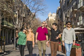 655 - Visite de gérone, village médiéval et musée Dal