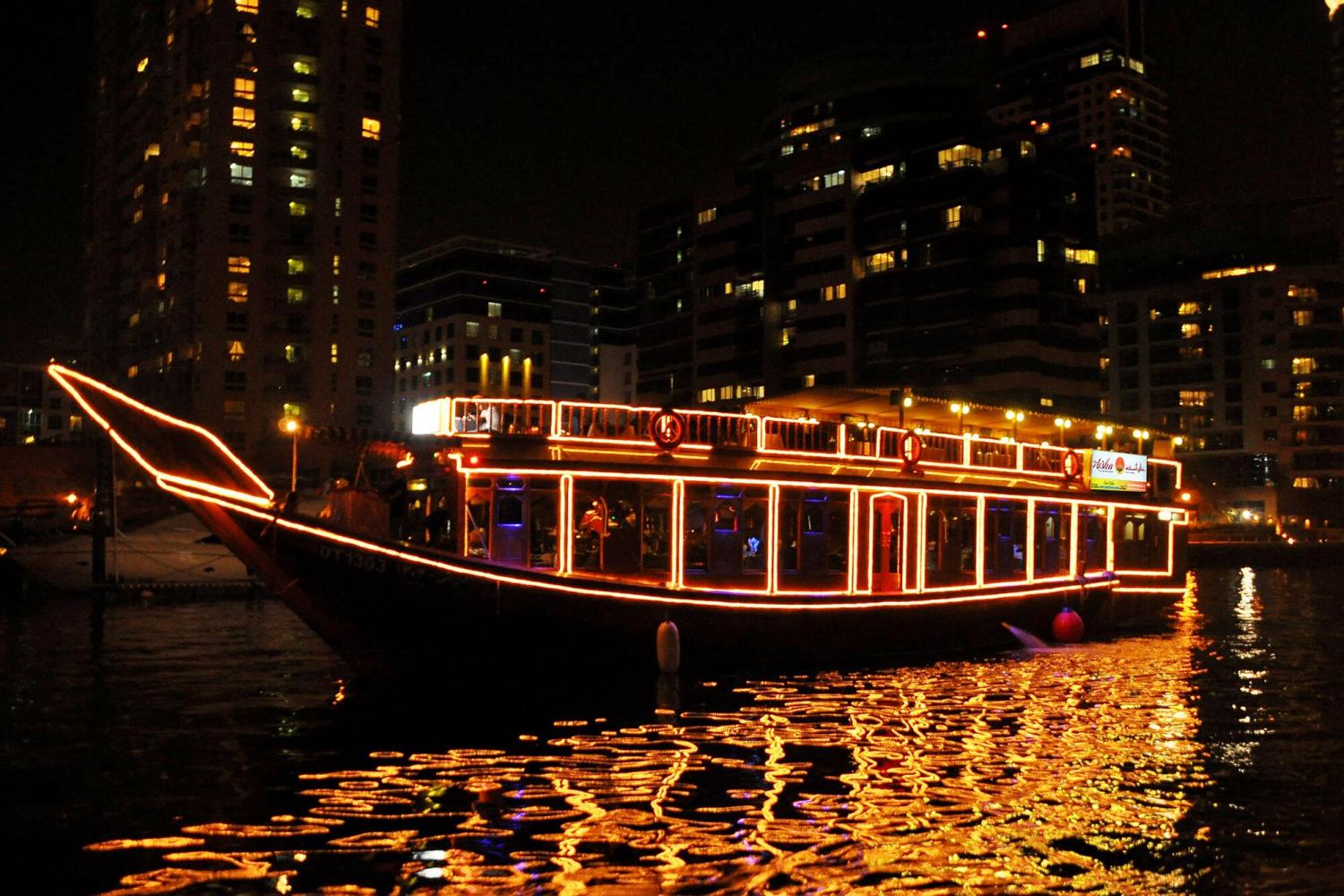 Dubai Marina Dinner Cruise | Daytur.Com