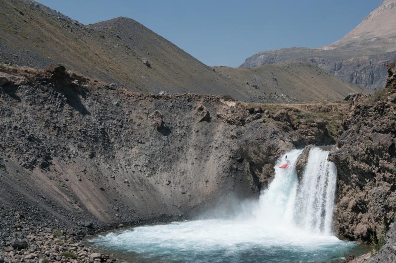 embalse-el-yeso-cajon-del-maipo-from-santiago-2