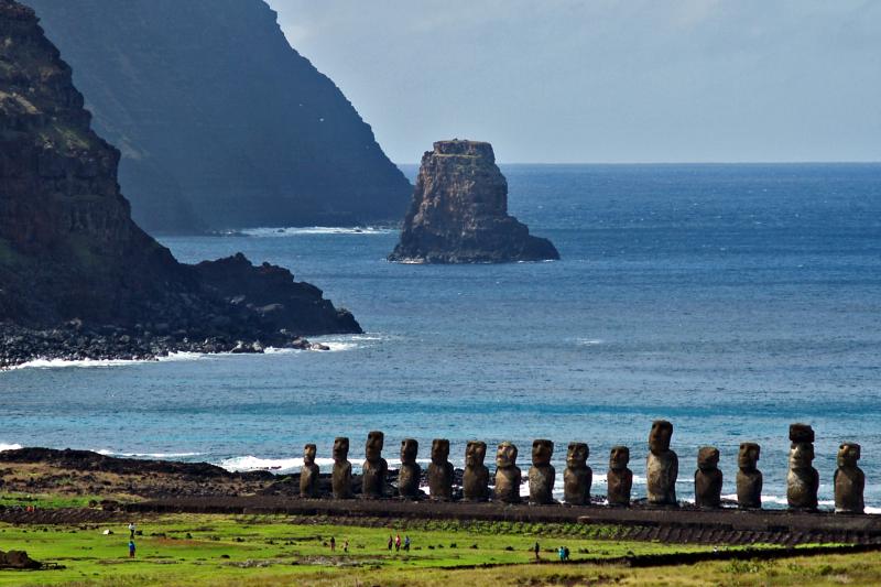 sunrise-at-tongariki-on-easter-island-2
