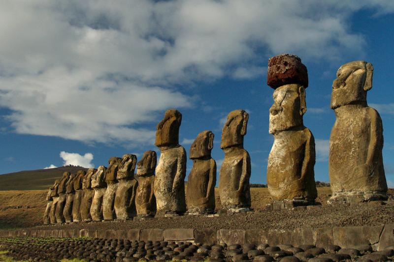 sunrise-at-tongariki-on-easter-island-3