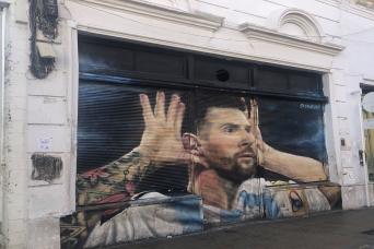 Football Legends Graffiti Tour: Messi & Maradona
