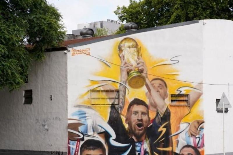 football-legends-graffiti-tour-messi-maradona-4