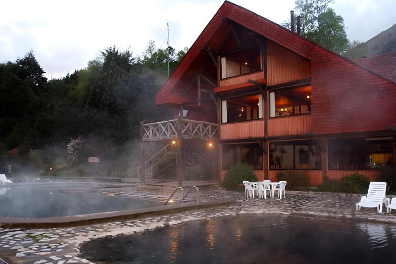 huife-hot-springs-from-pucon-an-oasis-between-volc-3