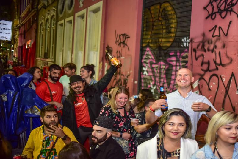 rio-de-janeiro-pub-crawl-2