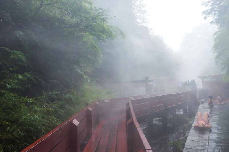 geometric-hot-springs-from-valdivia-1