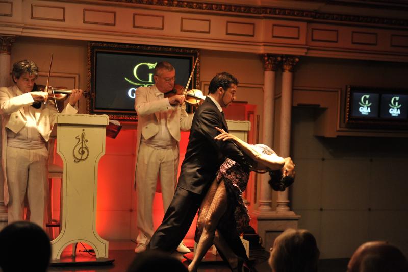 shore-excursion-gala-tango-dinner-show-2