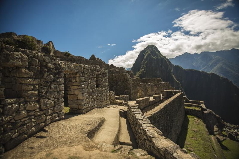 machu-picchu-from-ollantaytambo-in-train-vistadome-5