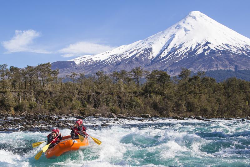 rafting-on-the-petrohue-river-rapids-1