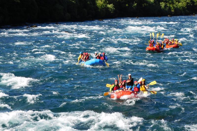 rafting-on-the-petrohue-river-rapids-2