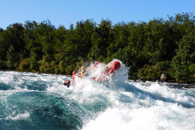 rafting-on-the-petrohue-river-rapids-3