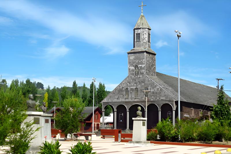 dalcahue-quinchao-from-castro-2