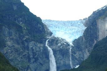 Queulat’s Hanging Glacier Route – Private Tour