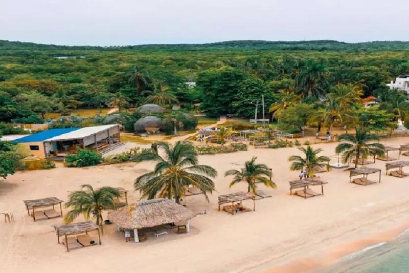 fenix-beach-full-day-in-tierra-bomba-3