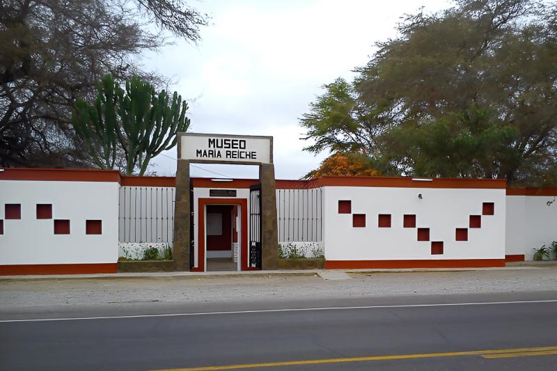 nazca-lines-lookout-and-maria-reiche-museum-5