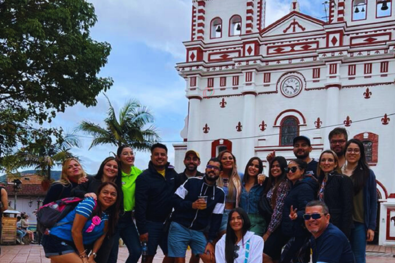group-tour-to-guatape-and-el-penol-3