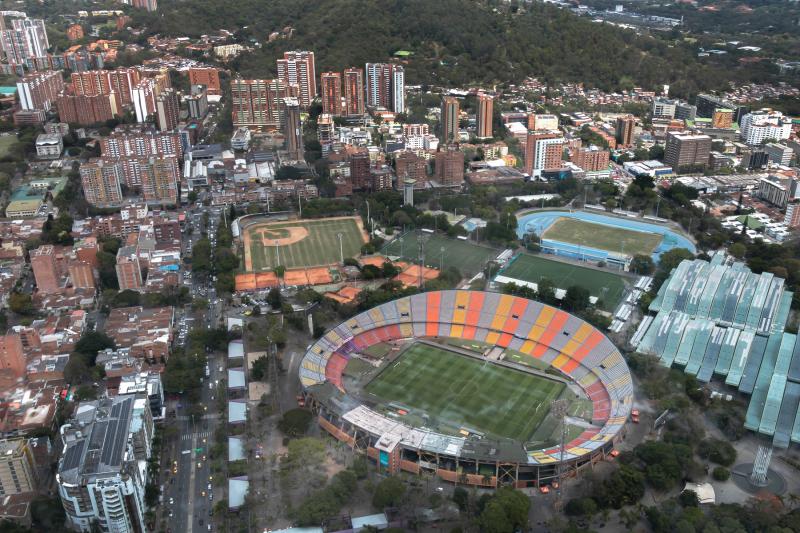 medellin-helicopter-ride-soar-above-the-city-3