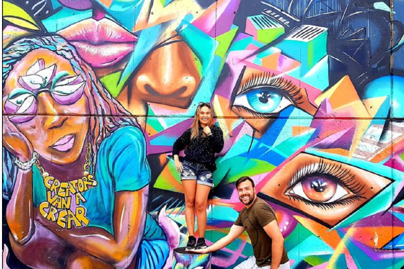 comuna-13-medellin-street-art-and-stories-tour-1