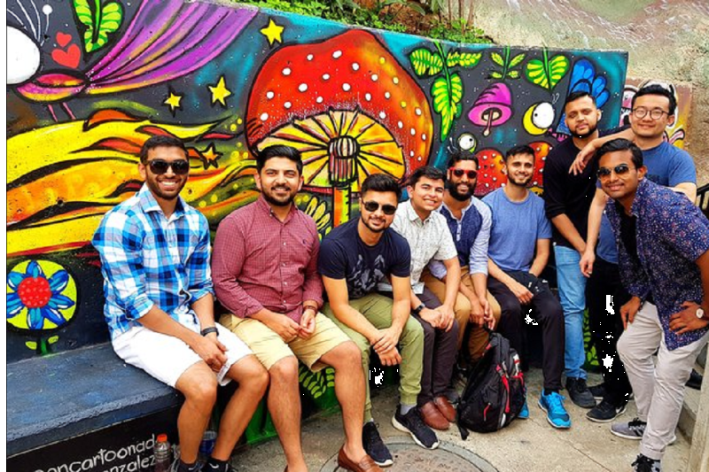 comuna-13-medellin-street-art-and-stories-tour-4
