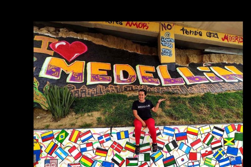 comuna-13-medellin-street-art-and-stories-tour-5