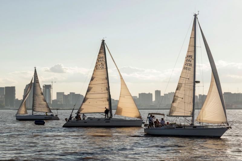 private-yacht-excursion-in-buenos-aires-4