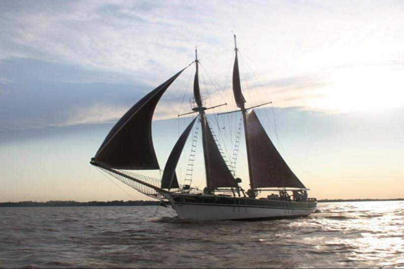 private-yacht-excursion-in-buenos-aires-5