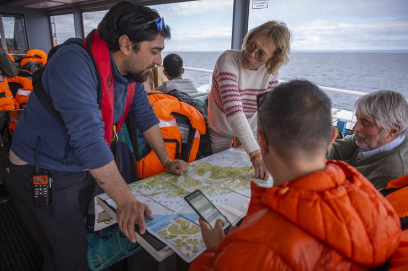 magdalena-island-penguin-watching-vip-tour-8