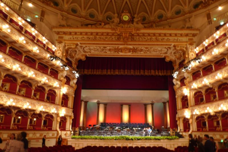 teatro-colon-entry-ticket-with-guided-tour-3