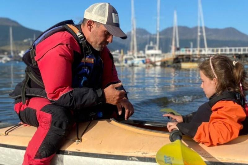 kayak-adventure-in-the-end-of-the-world-2