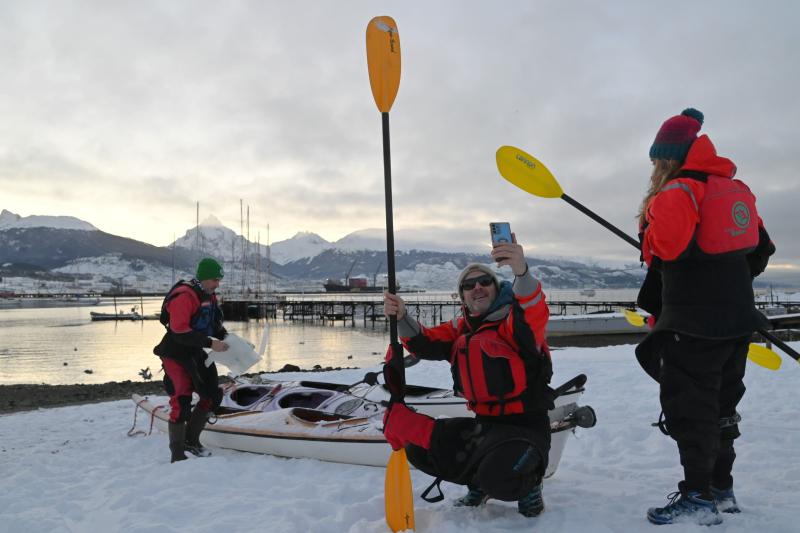 kayak-adventure-in-the-end-of-the-world-7