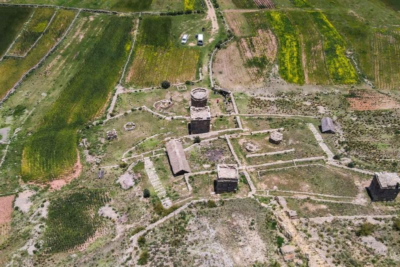 aramu-muro-and-cemetery-of-molloco-5