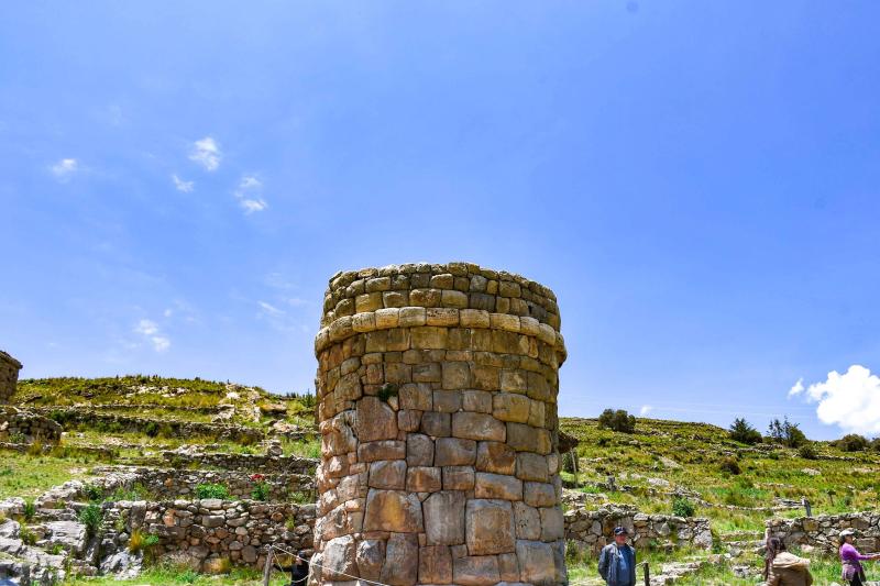 aramu-muro-and-cemetery-of-molloco-8