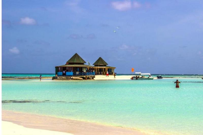 johnny-cay-and-natural-aquarium-in-san-andres-3