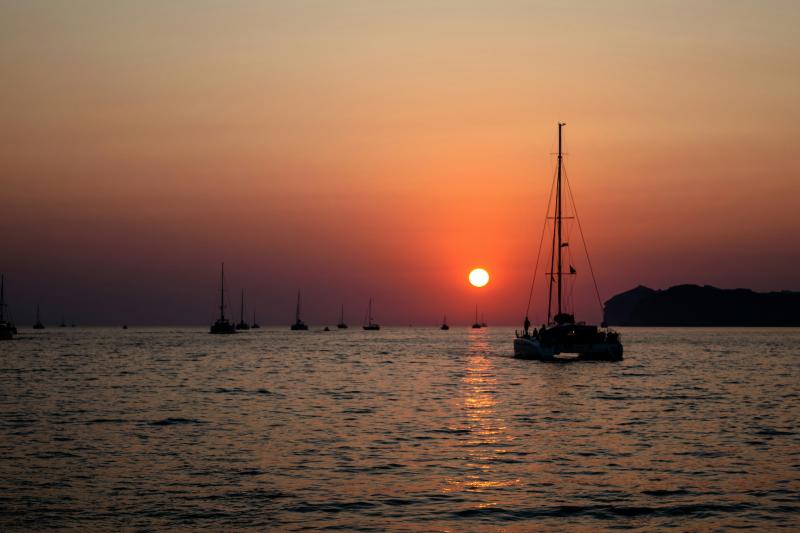 white-night-on-san-andres-catamaran-4