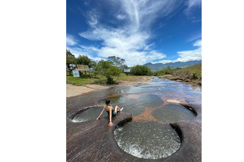las-gachas-tour-swim-in-the-natural-pools-of-sant-2