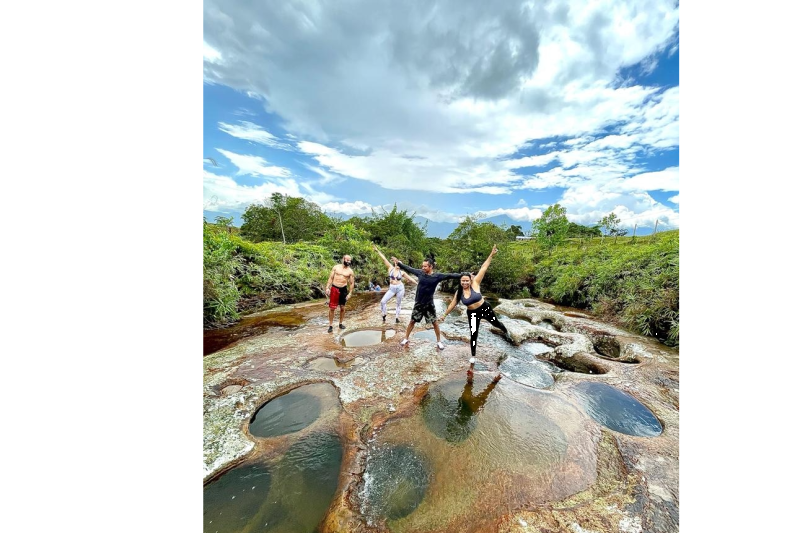 las-gachas-tour-swim-in-the-natural-pools-of-sant-3