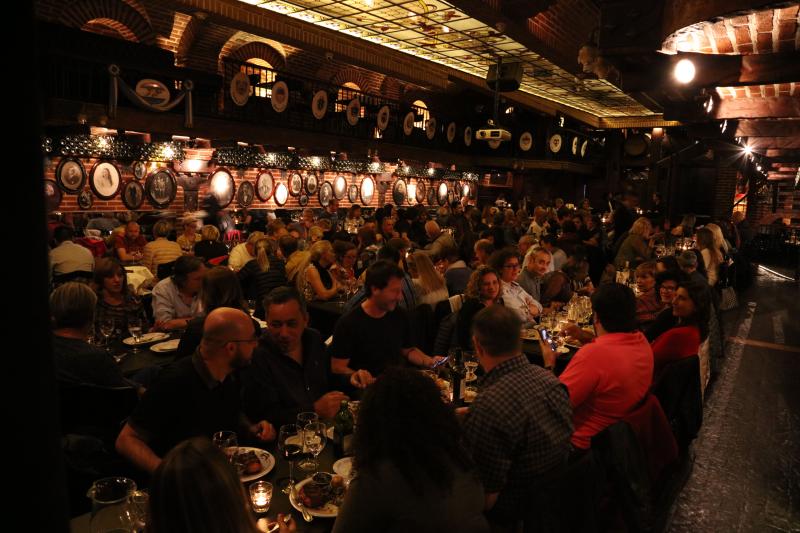 la-ventana-vip-dinner-show-with-wine-tasting-2