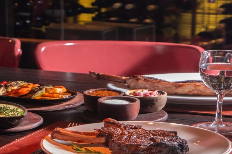 michelangelo-dinner-show-wine-tasting-4