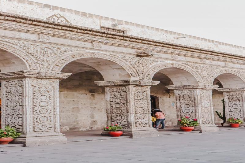 arequipa-walking-tour-with-santa-catalina-monaster-6