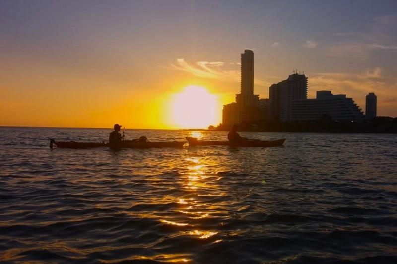 sunset-cartagena-in-kayak-2
