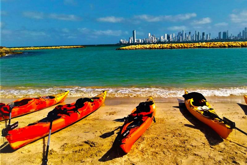 punta-arena-kayak-tour-from-cartagena-2