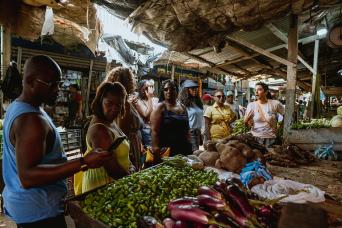 Cartagena Food Experience: Bazurto Market Tour & C