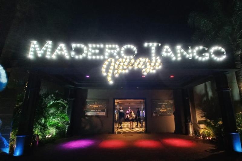 madero-tango-iguazu-premium-dinner-tango-show-7