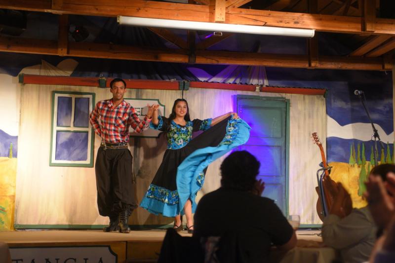 dinner-show-at-estancia-25-de-mayo-el-calafate-7