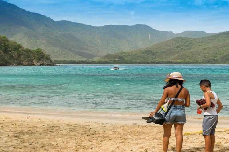 tayrona-park-group-tour-to-playa-cristal-for-nati-1