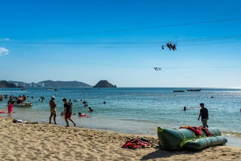 tayrona-park-group-tour-to-playa-cristal-for-nati-2