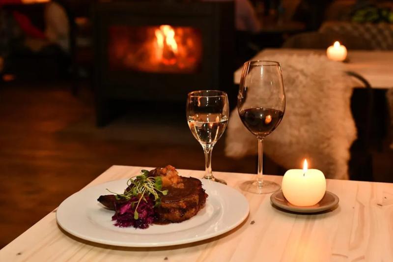 snowmobile-adventure-dinner-at-la-cueva-catedral-3