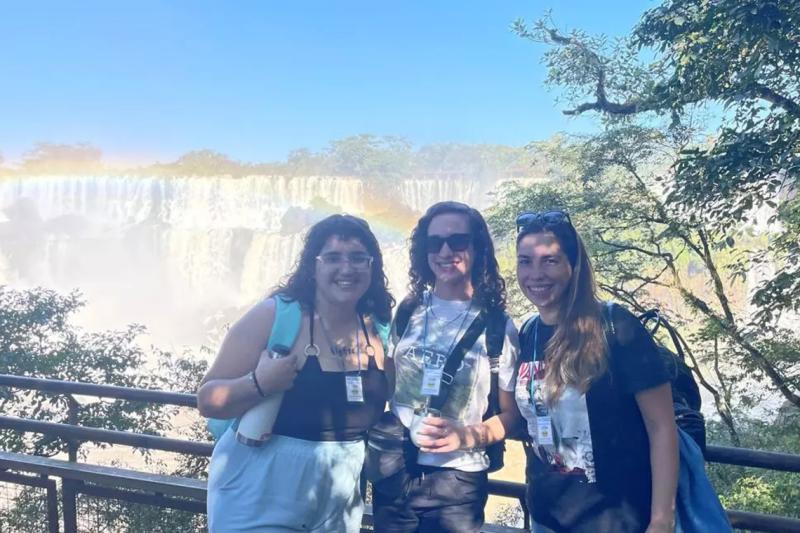 argentine-brazilian-iguazu-falls-with-transfers-10