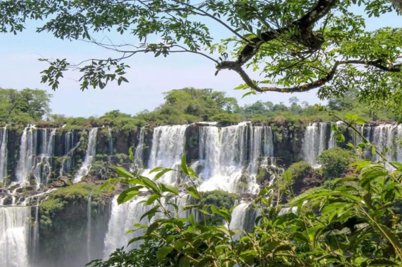 argentine-brazilian-iguazu-falls-with-transfers-5